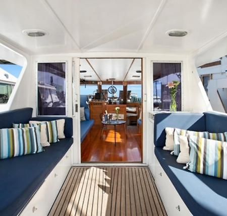 Charming Boat In Barcelona - Perfect Getaway Hotel Sant Adrià de Besòs Eksteriør billede