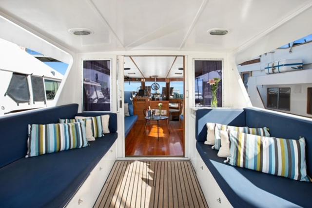 Charming Boat In Barcelona - Perfect Getaway Hotel Sant Adrià de Besòs Eksteriør billede